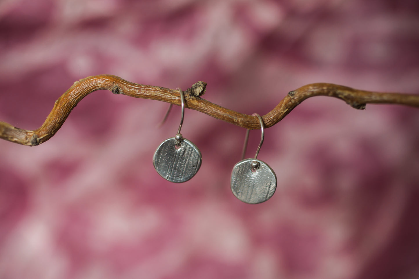 Linen dangling circle earrings